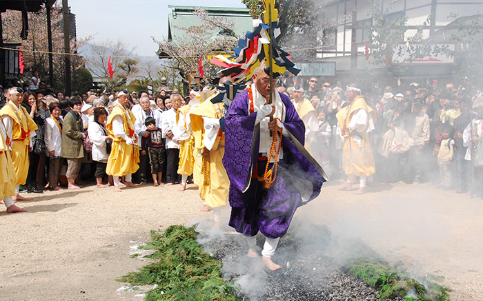 宮島 大本山 大聖院 火渡り神事|Spring Japan